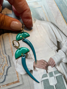 Orecchini mezzaluna e coda