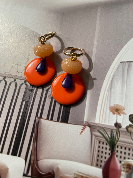 Orecchini piccoli con doppio smalto e caramella