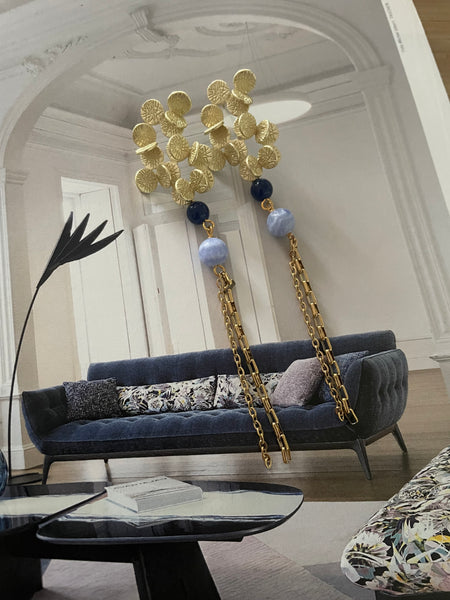 Orecchini grappolo a lobo con pietre e catenine