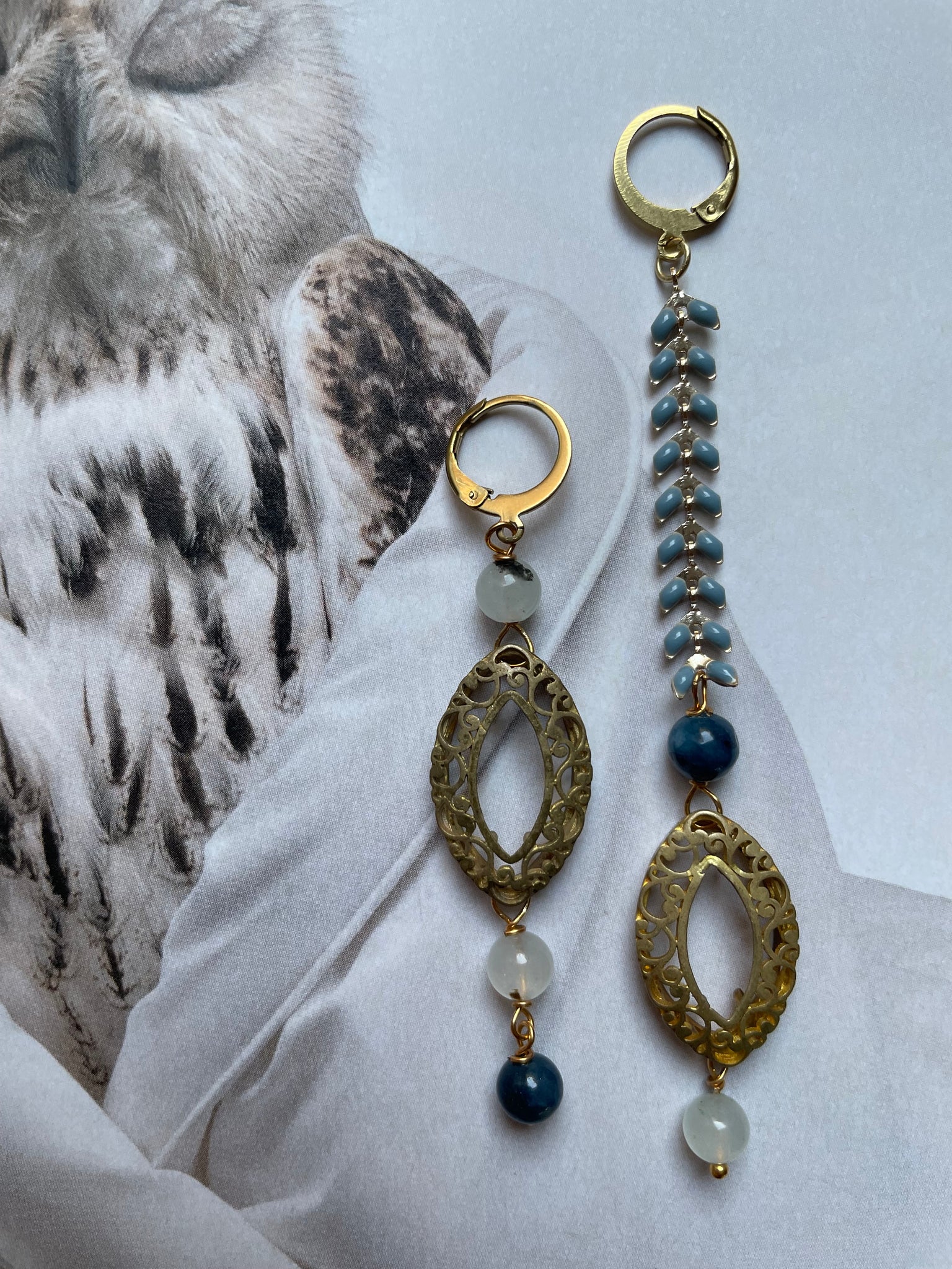 Gemelli diversi con motivo a occhio e spina di pesce