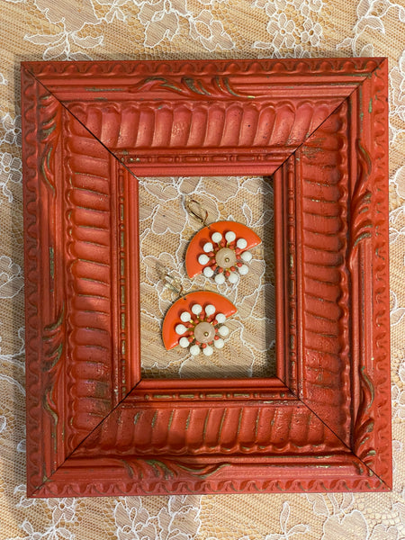 Orecchini mezzaluna arancio e fiore