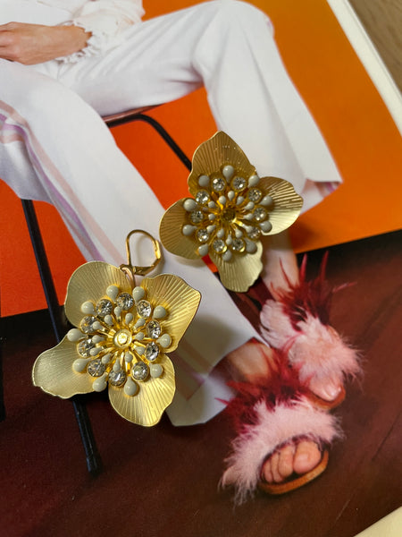 Orecchini grande fiore oro e strass