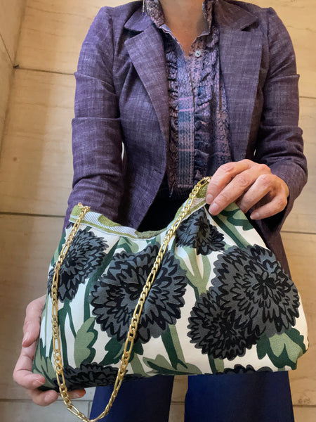 Borsa media in tessuto a fiori verde e nero