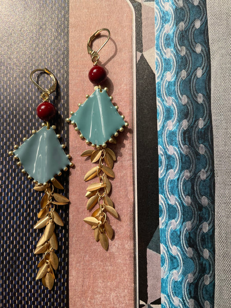 Orecchini aquilone e catenina millefoglie