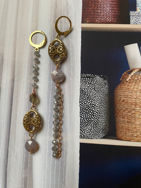 Gemelli diversi con cristallini grigi