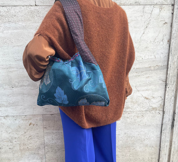 Borsa grande in tessuto blu con manico a cravatta