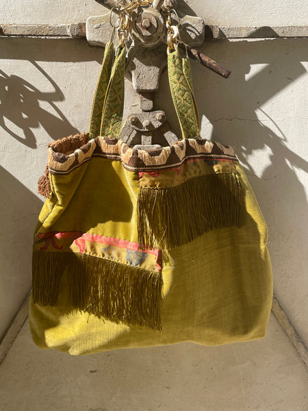 Borsa-sacca grande in velluto verde acido e frange