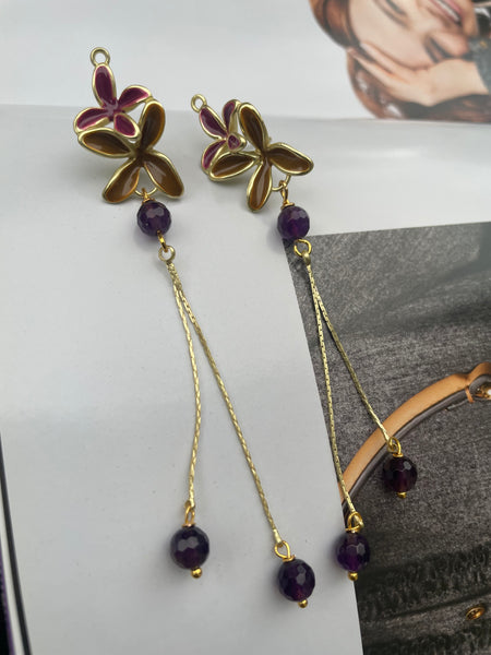 Orecchini doppio fiore e catenine con pietre viola