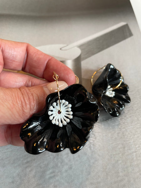 Orecchini fiore nero decó