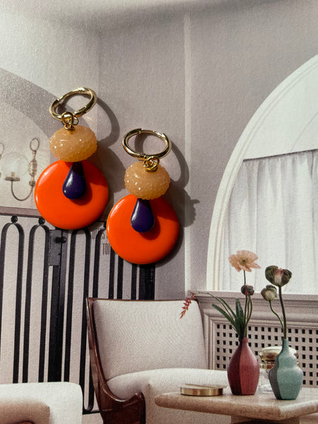 Orecchini piccoli con doppio smalto e caramella