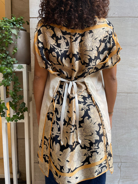 Top foulard beige a righe e fiori neri