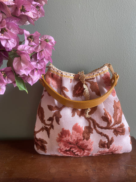 Borsa media con fiori marrone e rosa