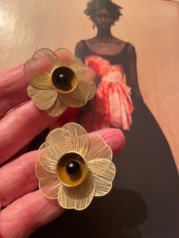 Orecchini fiore in filigrana e centro smaltato