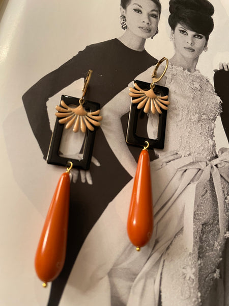 Orecchini goccia lunga resina, rettangolo nero e smalto a fontanella