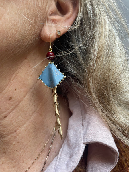 Orecchini aquilone e catenina millefoglie