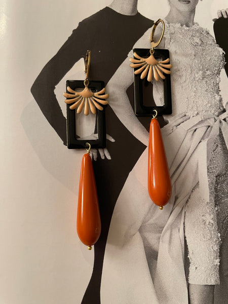 Orecchini goccia lunga resina, rettangolo nero e smalto a fontanella