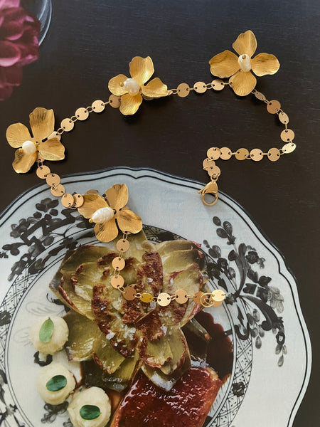 Collana girocollo fiori e perle di fiume