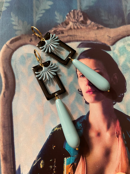 Orecchini goccia lunga resina, rettangolo nero e smalto a fontanella