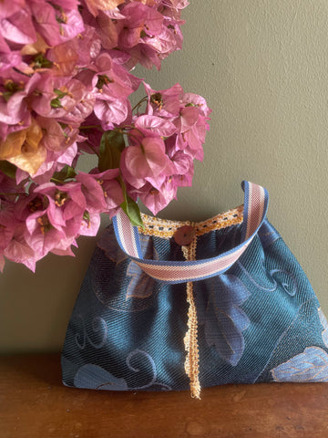 Borsa media blu fiorata