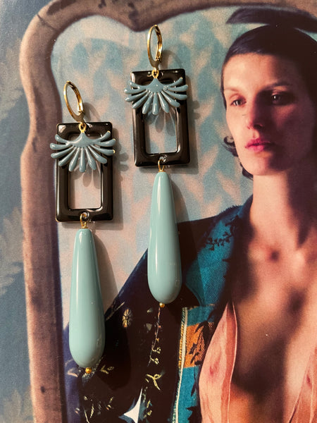 Orecchini goccia lunga resina, rettangolo nero e smalto a fontanella