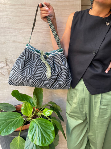 Borsa grande in velluto grigio piombo