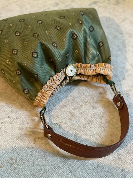 Borsa media in tessuto verde militare cravatta