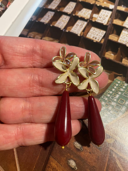 Orecchini doppio fiore smalto e goccia media