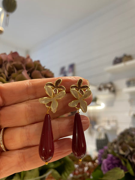 Orecchini doppio fiore smalto e goccia media