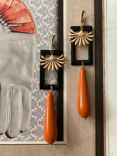 Orecchini goccia lunga resina, rettangolo nero e smalto a fontanella