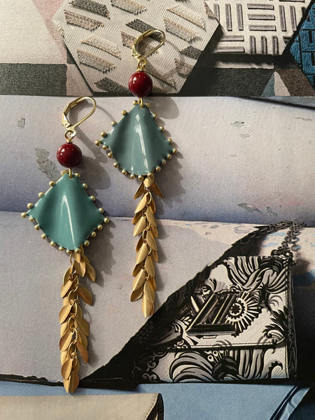 Orecchini aquilone e catenina millefoglie