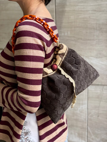 Borsa media in velluto geometrico marrone
