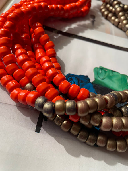 Collana bicolore in resina