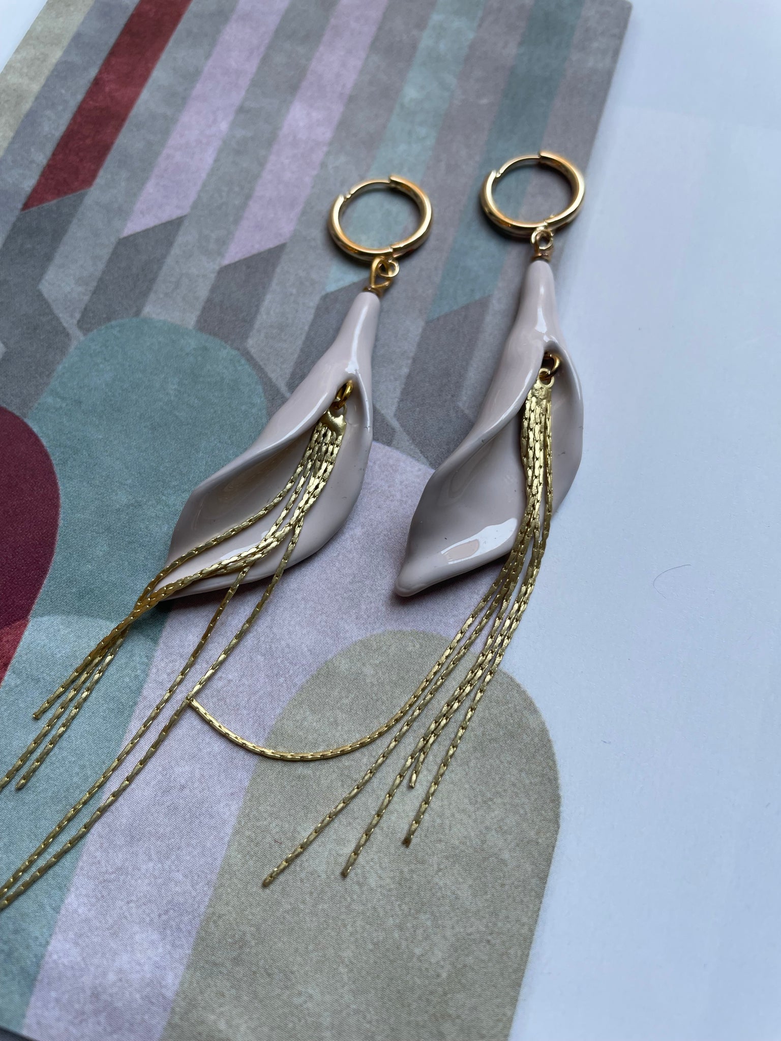 Orecchini calle e frangia