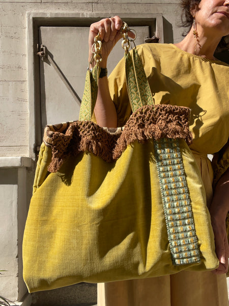 Borsa-sacca grande in velluto verde acido e frange