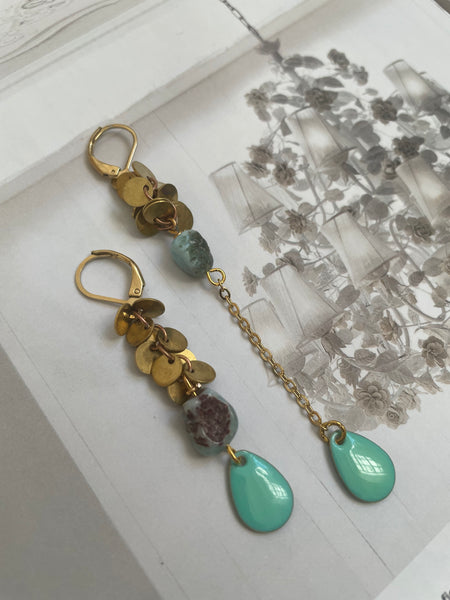 Gemelli diversi con catenina a tondini e smalti verde menta