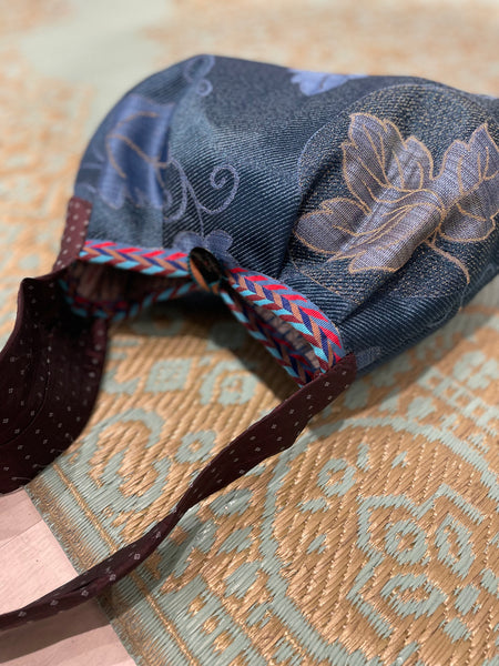 Borsa grande in tessuto blu con manico a cravatta