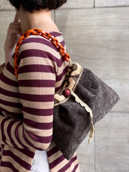 Borsa media in velluto geometrico marrone