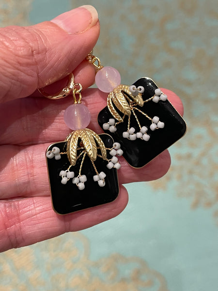 Orecchini smalto quadrato, germoglio e fiorellini