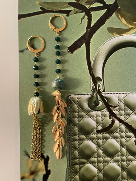 Gemelli diversi con rosario e fogliette