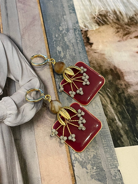 Orecchini smalto quadrato, germoglio e fiorellini