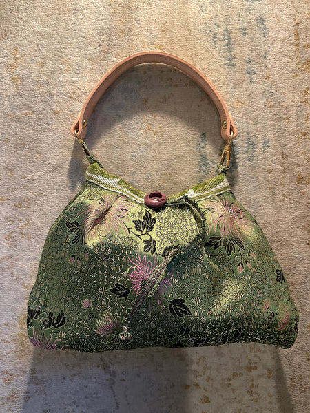 Borsa media in tessuto giapponese verde e crisantemi
