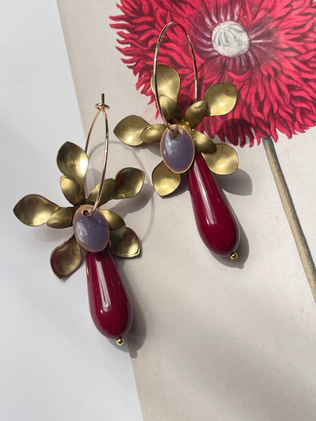 Orecchini fiore doppio, goccia in resina e smalto