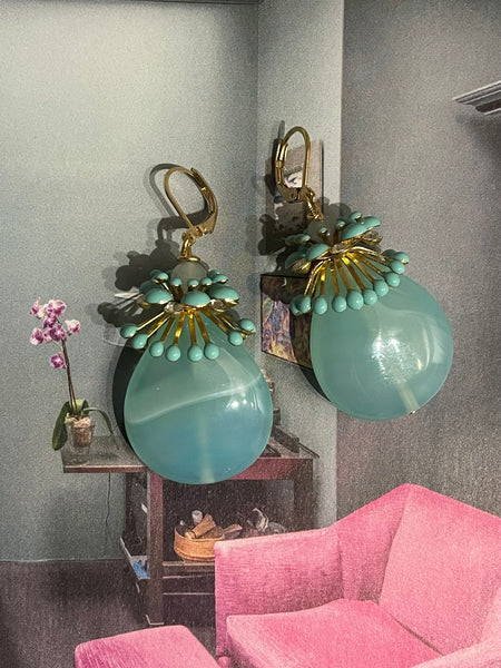 Orecchini gocce in agata e fiori tridimensionali