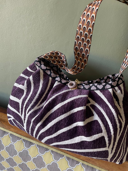 Borsa grande in velluto a onde color prugna