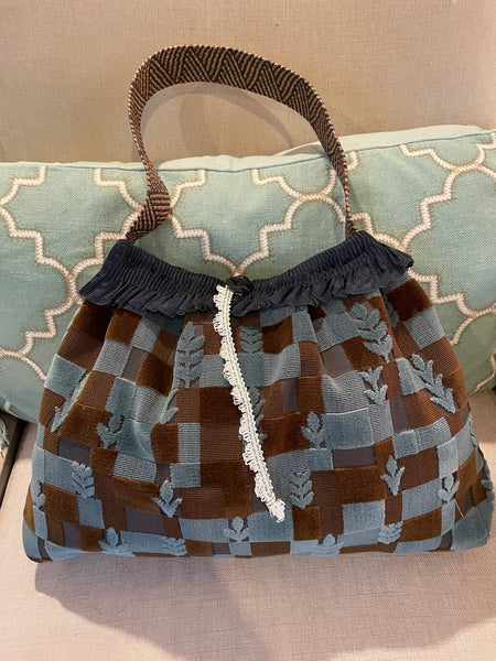 Borsa grande in velluto a quadrotti e foglie