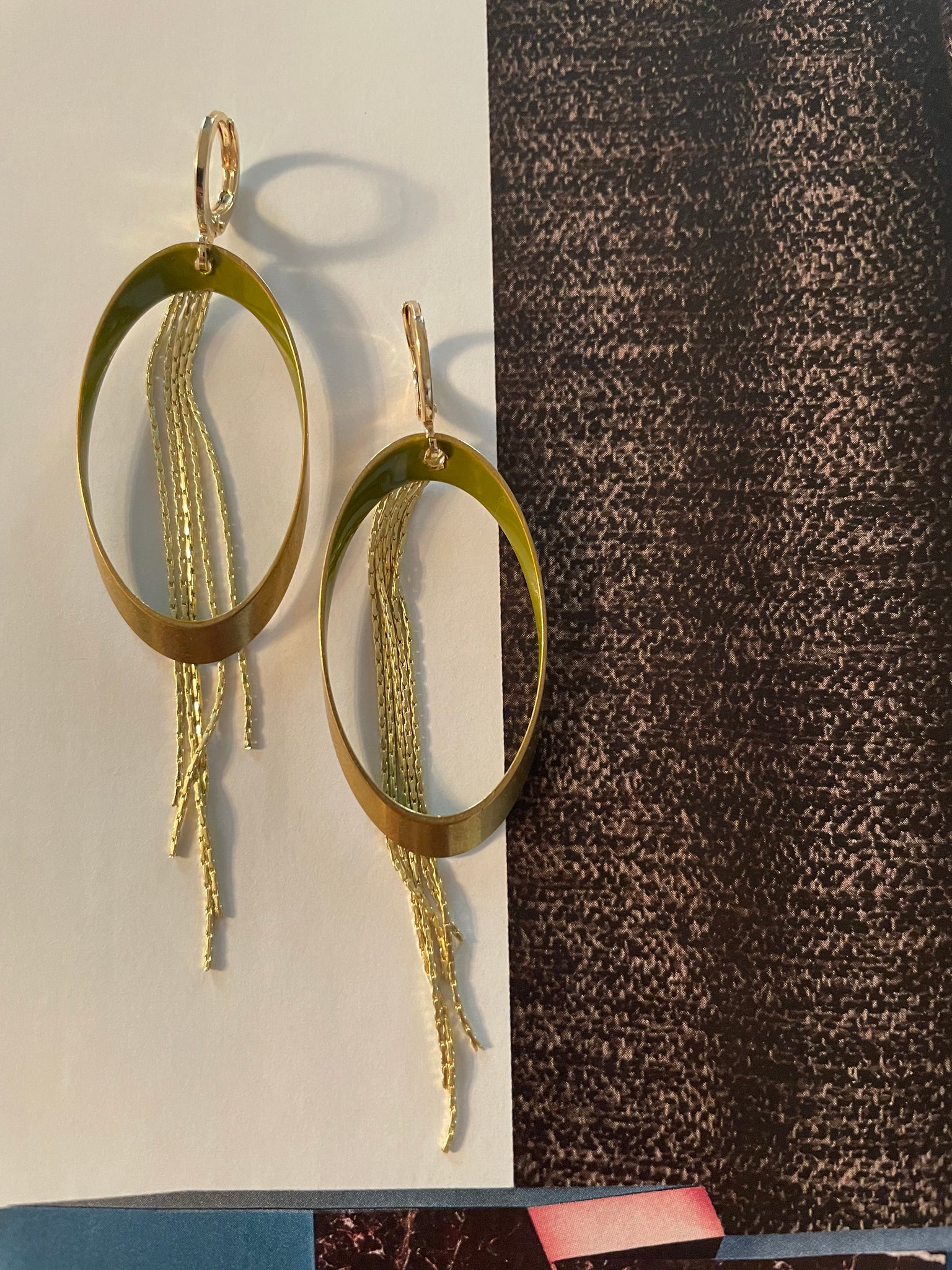 Orecchino ovale e frange