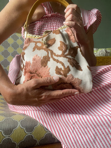 Borsa media con fiori marrone e rosa