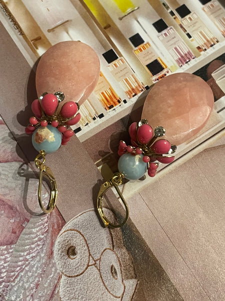 Orecchini gocce in agata e fiori tridimensionali