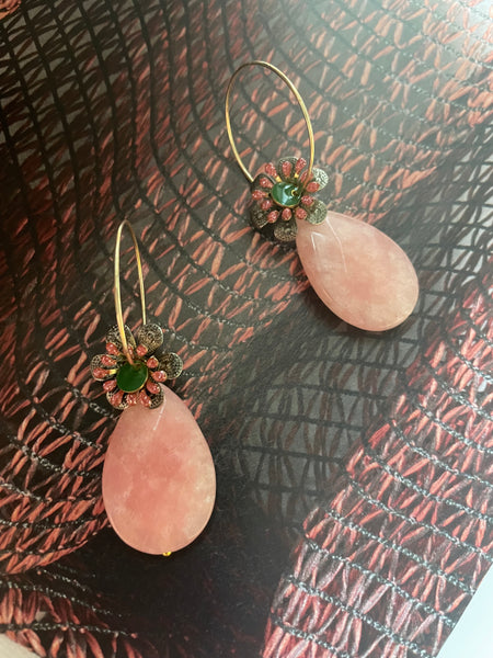 Orecchini doppio fiore e goccia in agata rosa