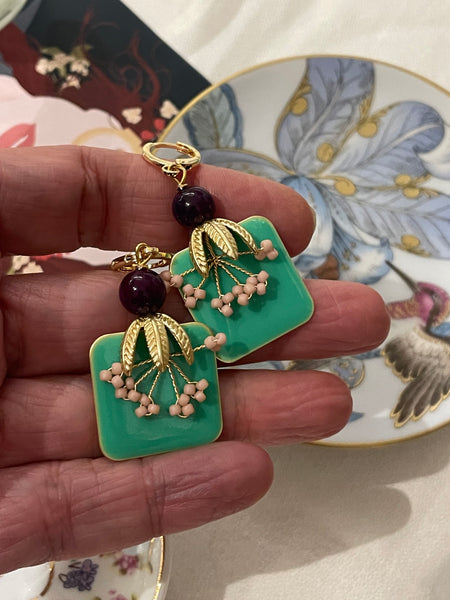 Orecchini smalto quadrato, germoglio e fiorellini